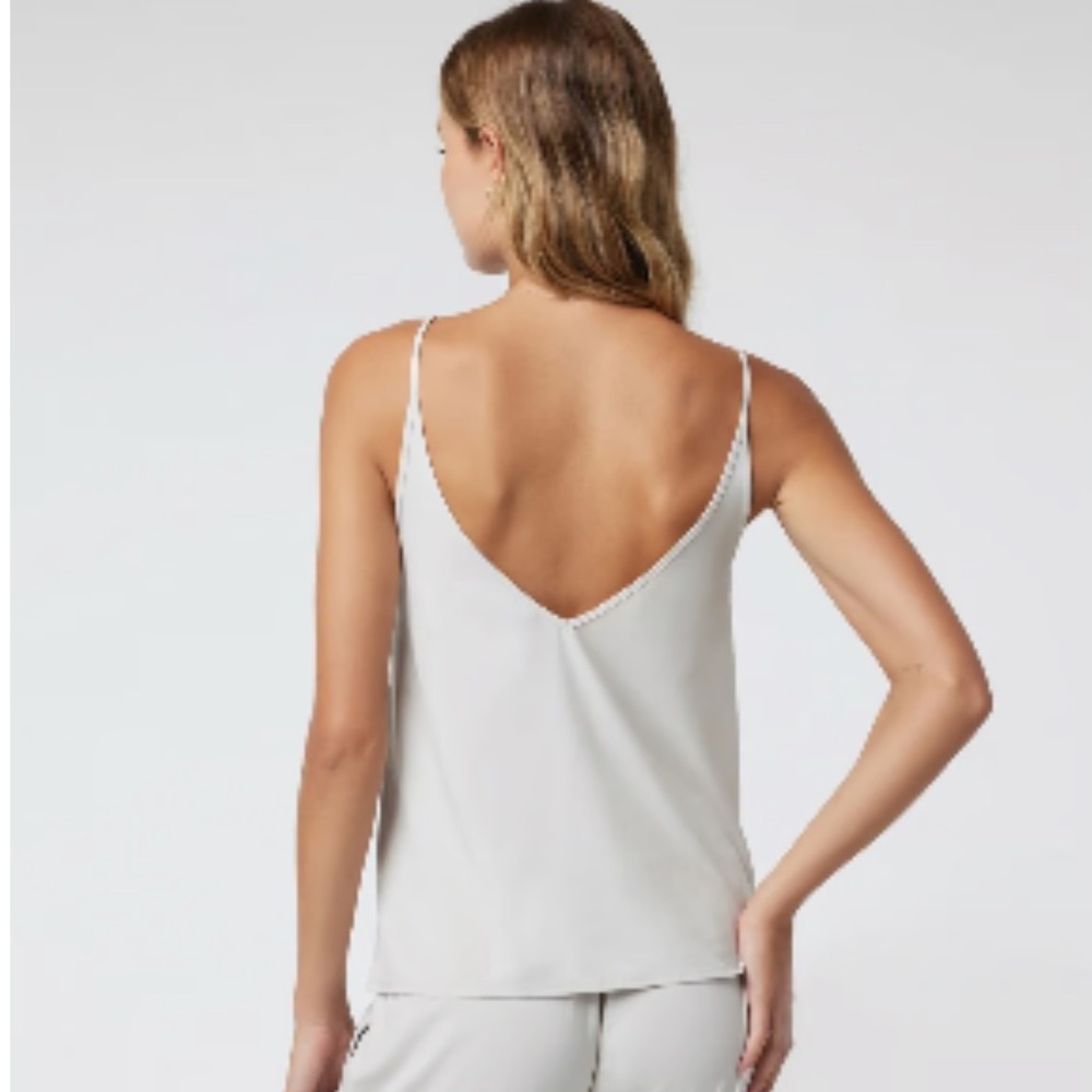 Vuori Villa Cami in Suede Size Small - Picture 3 of 8